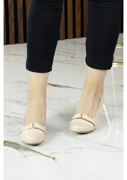 Colel Ten Metal Detaylı Yuvarlak Burun Dolgu Topuklu Günlük Ayakkabı indirimleri