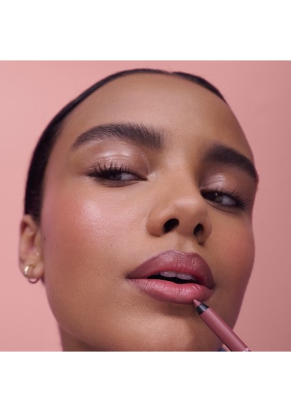 8hr Colorful Lip Liner - Bulaşmayan Dudak Kalemi 15 Molasses (1,20 G)