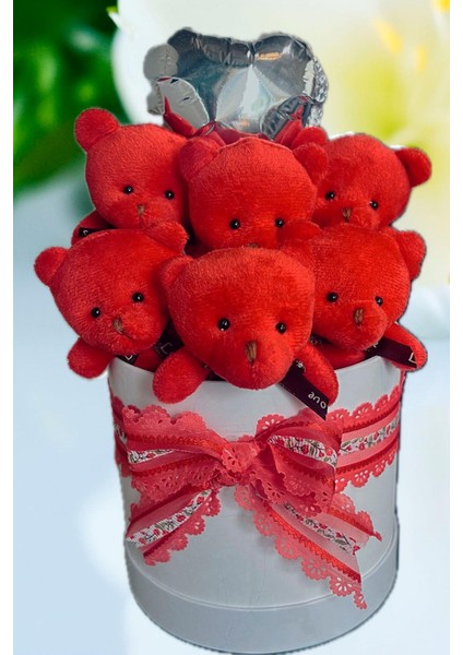 Premium Silindir Hediye Kutusunda, Kalpli Balonlu 6’lı Kırmızı Ayıcık Buketi fırsatları