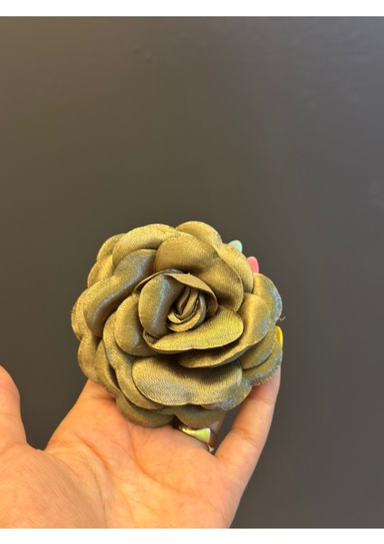 Saten Haki Kabartma Çiçek Broş Yaka Iğnesi 8x8 cm