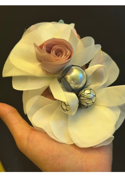 Inci Boncuklu Çiçekli Tasarım Kadın Broş Yaka Iğnesi 14X8 cm modelleri