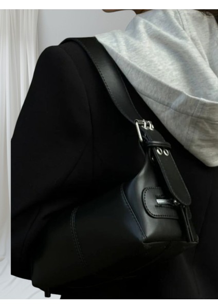 Rugan Silindir Siyah El ve Omuz Çanta fiyatları