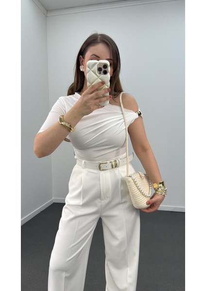 Efide Omuz Aksesuarlı Drapeli Bluz fiyatları