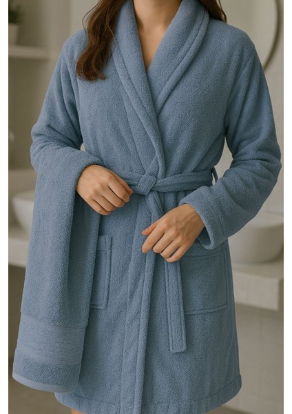 Nevin Modeli Bornoz Takımı – %100 Pamuk Bornoz ve 50X90 Yüz Havlusu