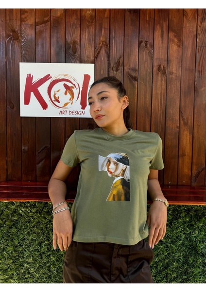 Inci Küpeli Billie Eilish / Kadın Haki Renk T-Shirt