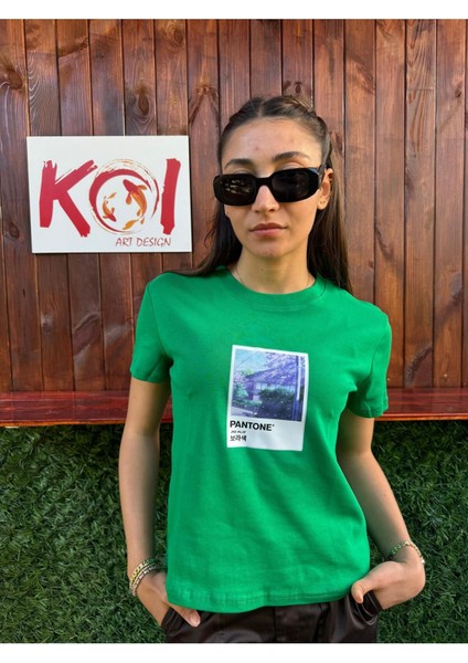 Pantone J9Z / Kadın Yeşil Renk T-Shirt