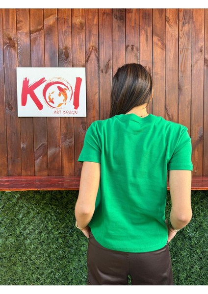 Pantone J9Z / Kadın Yeşil Renk T-Shirt fırsatları