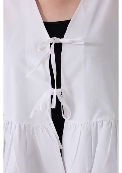 Önü Baglamalı Beyaz Fırfırlı Kimono indirimleri