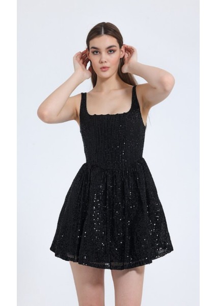 Siyah Pul Detay Askılı Elbise