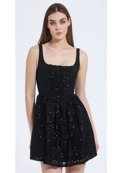 Siyah Pul Detay Askılı Elbise fırsatları