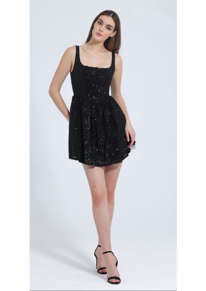 Siyah Pul Detay Askılı Elbise