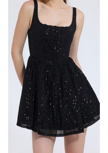 Siyah Pul Detay Askılı Elbise