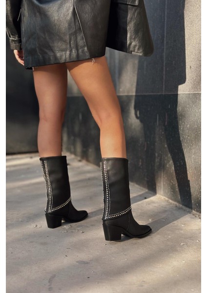 Madoks Mat Deri Troklu Siyah Kadın Çizme fiyatları