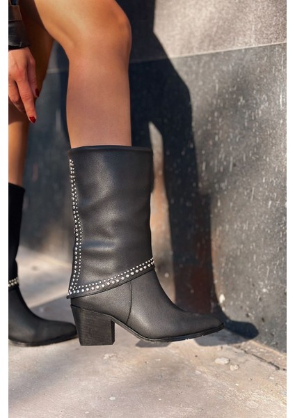 Madoks Mat Deri Troklu Siyah Kadın Çizme indirimleri