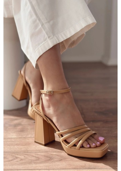 Arode Mat Deri Platform Topuklu Ayakkabı Nude