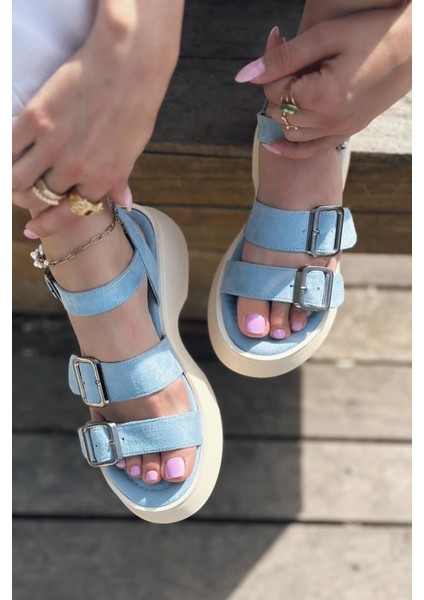 Neslon Süet Toka Detaylı Kadın Sandalet Bebek Mavisi