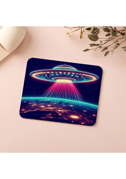 Retro Renkli Uzaylı Aracı Mouse Pad - 19X23 cm 2 mm Dikdörtgen Ithal Baskılı Mouse Pad indirimleri