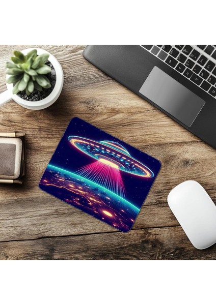 Retro Renkli Uzaylı Aracı Mouse Pad - 19X23 cm 2 mm Dikdörtgen Ithal Baskılı Mouse Pad