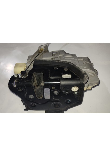 Cz 3c1 837 016A Passat B7 Sağ Ön Kapı Kilidi fırsatları
