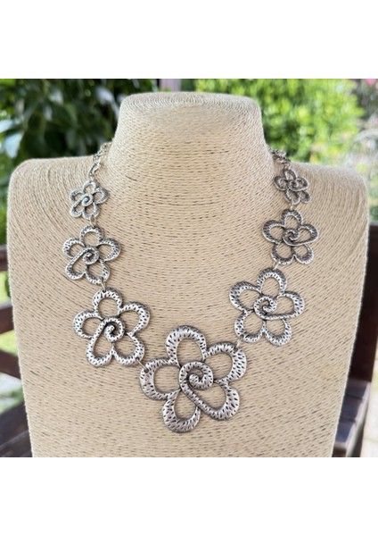 Çiçekler Şekilli Kadın Kolye Gümüş Kaplama Ayarlanabilir El Yapımı Kadın Kolye modelleri