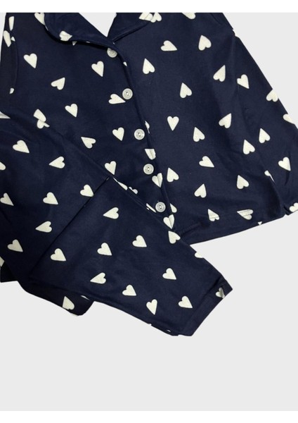 Kız Çocuk Pamuklu Süet Lacivert Kalp Desenli Gömlek Yaka Boydan Düğmeli Uzun Kollu Pijama Takımı modelleri