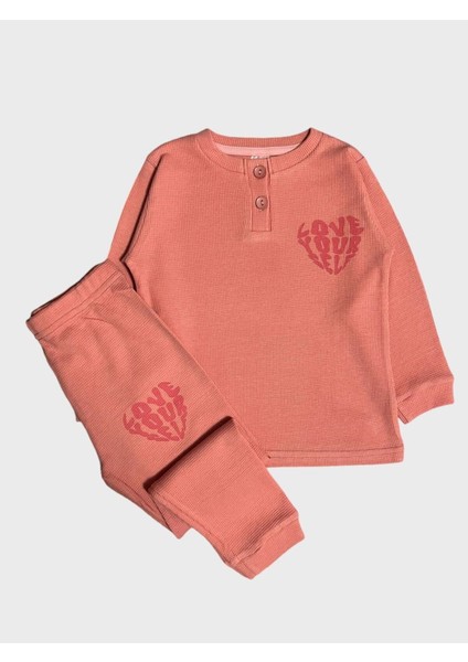 Kız Çocuk Pamuklu Waffle Kumaş Turuncu Love Desenli Uzun Kollu Pijama Takımı