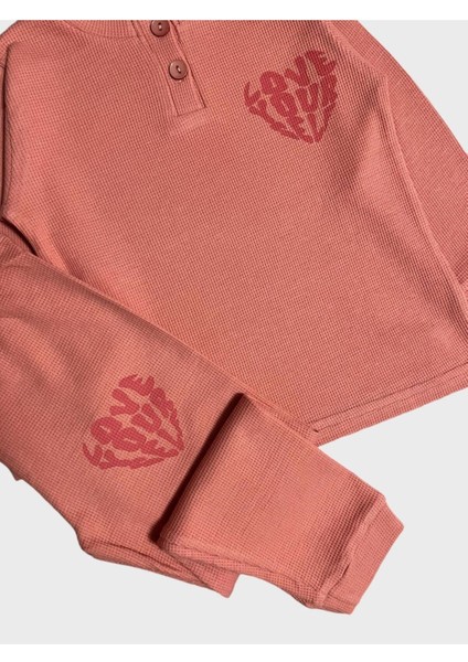 Kız Çocuk Pamuklu Waffle Kumaş Turuncu Love Desenli Uzun Kollu Pijama Takımı fiyatları