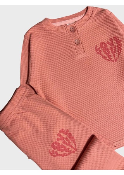 Kız Çocuk Pamuklu Waffle Kumaş Turuncu Love Desenli Uzun Kollu Pijama Takımı modelleri