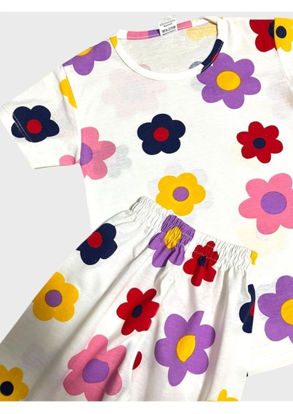 Kız Çocuk Pamuklu Beyaz Papatya Çiçek Desenli Kısa Kollu Şortlu Yazlık Pijama Takımı modelleri