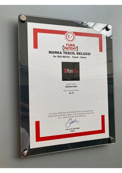 A4 Vidalı Duvar Tipi Belge Panosu | Antrasit Zeminli Şeffaf Pleksi Föylük fiyatları