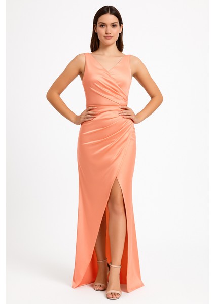 Yırtmaç Detaylı Drapeli Saten Abiye & Renk Varyantlı