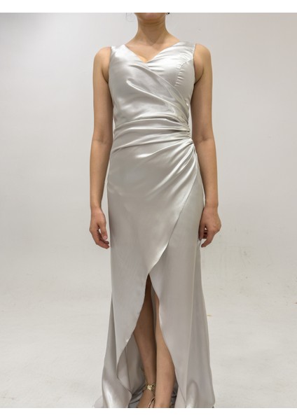 Yırtmaç Detaylı Drapeli Saten Abiye & Renk Varyantlı