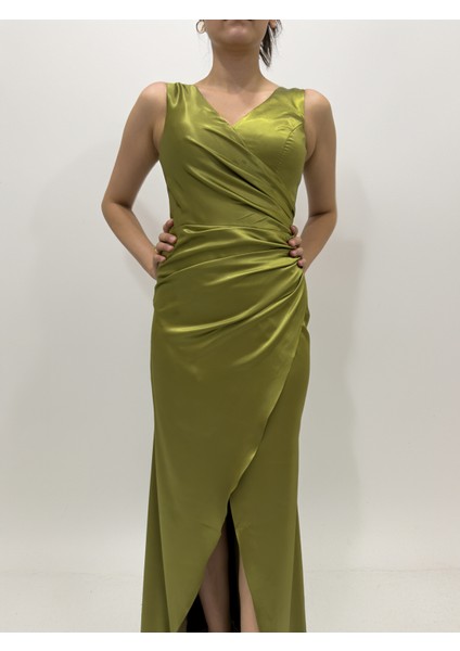 Yırtmaç Detaylı Drapeli Saten Abiye & Renk Varyantlı modelleri