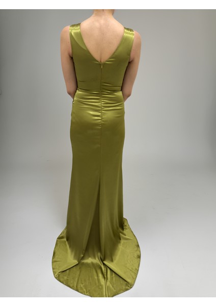 Yırtmaç Detaylı Drapeli Saten Abiye & Renk Varyantlı indirimleri