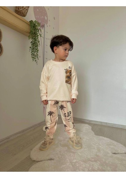 Gap Baskı Desenli Bej-Beyaz Renkli Erkek Çocuk Alt-Üst Eşofman Takım
