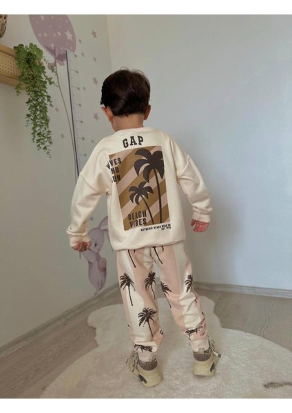 Gap Baskı Desenli Bej-Beyaz Renkli Erkek Çocuk Alt-Üst Eşofman Takım fiyatları