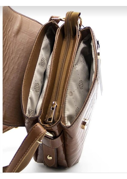 Kroko Deri Kahverengi Üç Bölmeli Kapağı Mıknatıslı Omuz Çanta