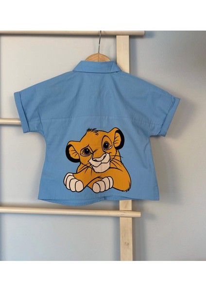 Simba Baskı Desenli Unisex Açık Mavi Düğmeli Gömlek indirimleri