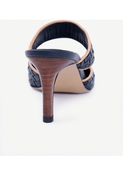 Örgü Detaylı Deri Topuklu Terlik modelleri