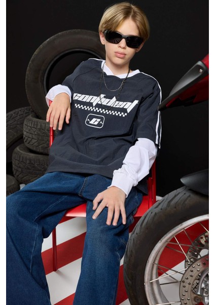 Erkek Çocuk Oversize Geniş Kalıp V Yaka Baskılı Paraşüt Uzun Kollu Tişört F1964A825AU