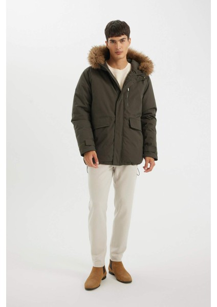 Regular Fit Kapüşonlu Fermuarlı Cepli Kürklü Mont Parka D1275AX24WN fiyatları