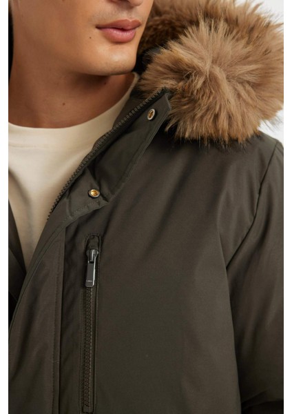 Regular Fit Kapüşonlu Fermuarlı Cepli Kürklü Mont Parka D1275AX24WN