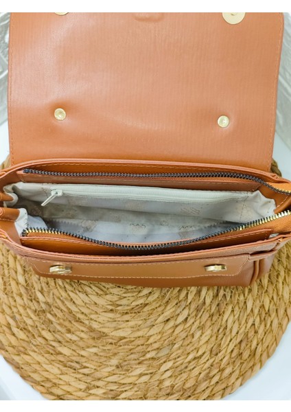 Kemer Modelli Kahverengi Kapağı Mıknatıslı El ve Omuz Çanta