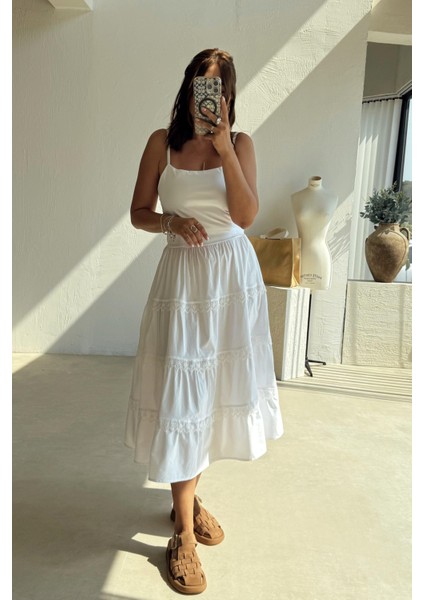 Beyaz Dantel Detaylı Elbise modelleri