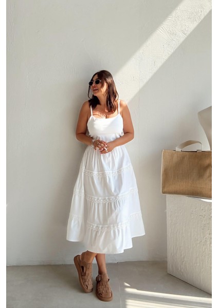 Beyaz Dantel Detaylı Elbise fırsatları