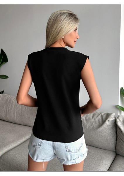 Kadın Siyah Omuz Detaylı Bluz modelleri