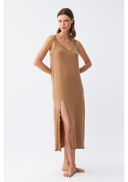 Kadın Ip Askılı Yırtmaçlı Uzun Sütlü Kahve Gecelik 90119 modelleri