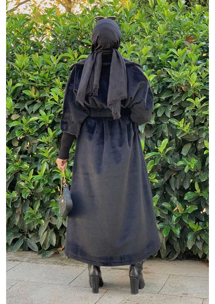 Bel Kuşaklı Yaka Taş Broş Detaylı Uzun Kaban 7923 Siyah