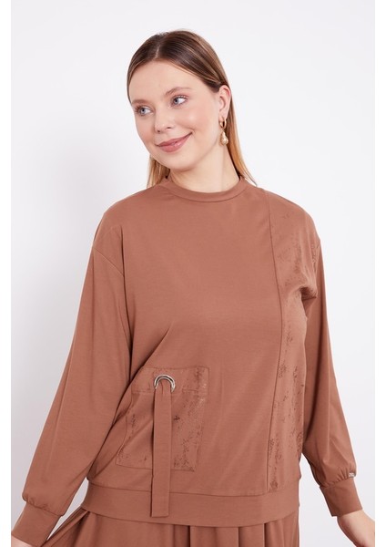 100491 Etekli Takım Önü Cep Görünümlü Kol Ucu Manşetli Omuz ve Cep Yeri Jakar Desenli Oversize Eteğin Beli Lastikli 2'li Spor Etekli Takım modelleri