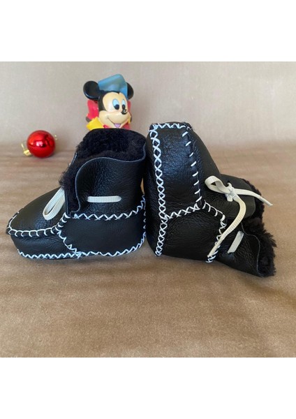 Unisex Bebek %100 Hakiki Deri El Yapımı Bebek Patiği | Yumuşak, Sıcak ve Rahat Ayakkabı Siyah